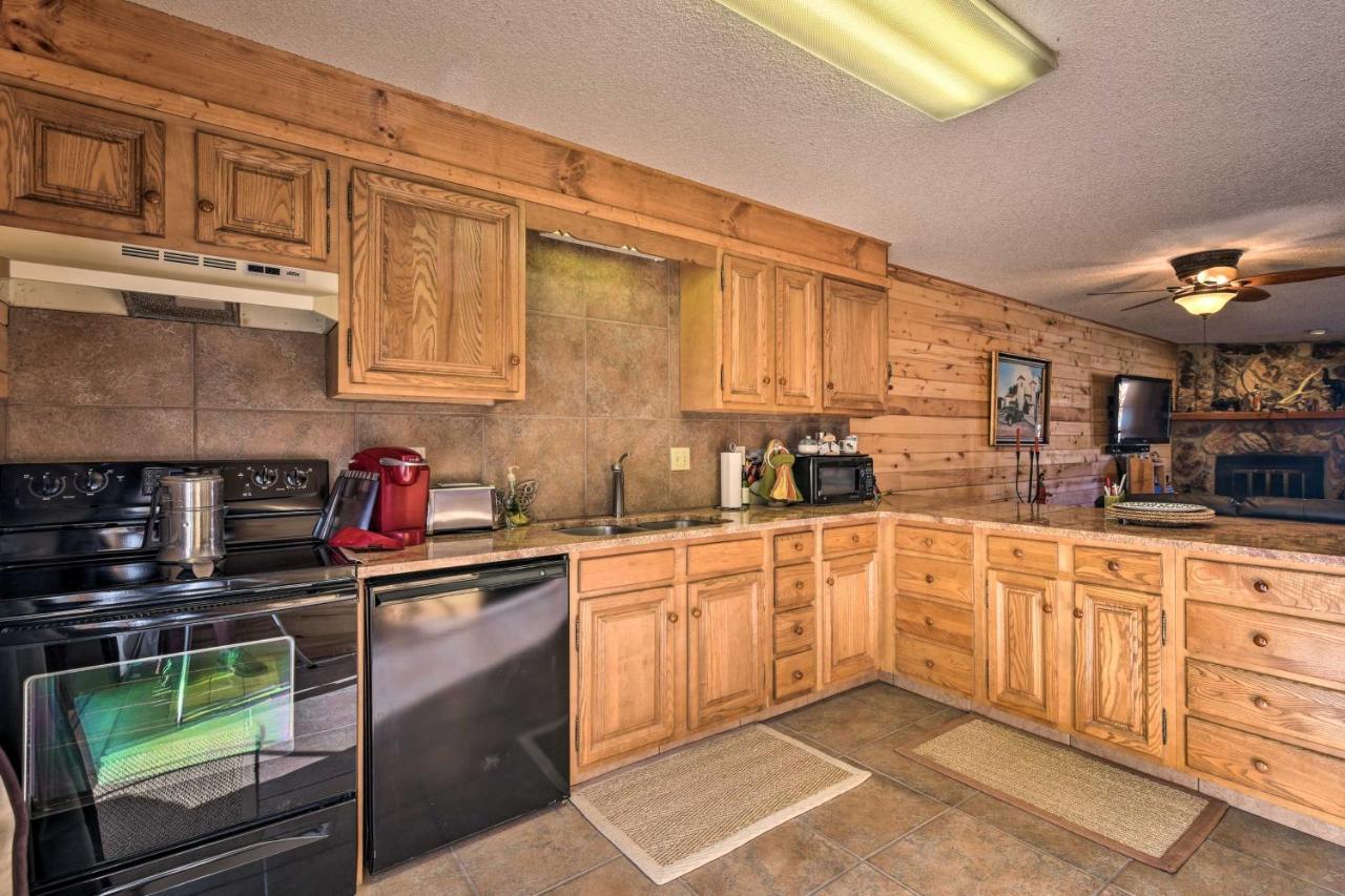 Downtown Red River Retreat With Mtn Views And Yard Exterior foto